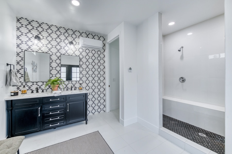 poolside cabana with bathroom and shower in Kingsburg, CA
